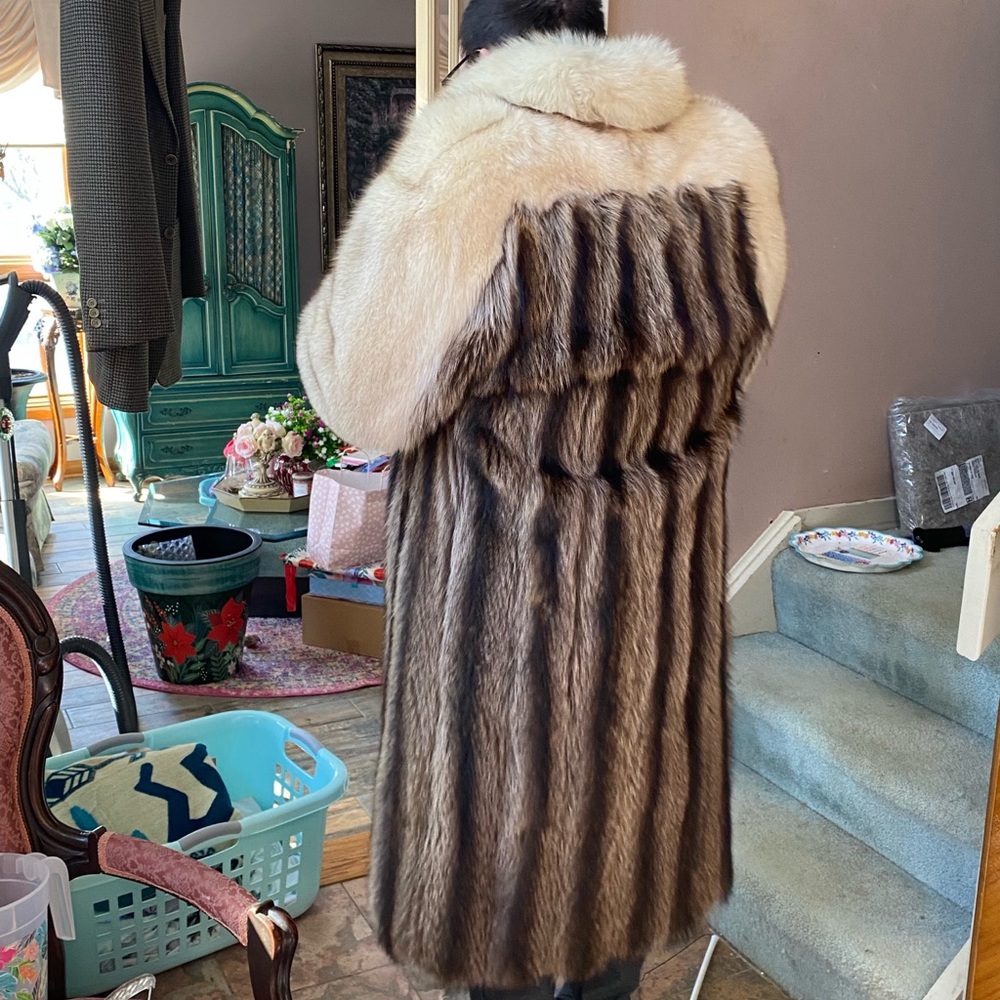 Vintage Full Length Fox Fur Coat - Picture 10 of 14